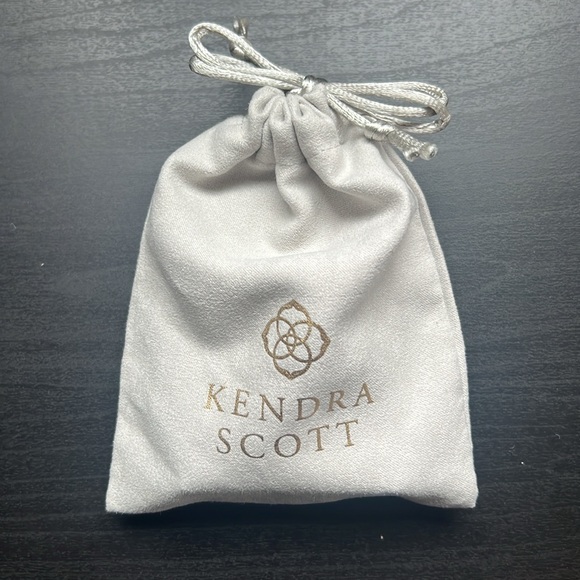 Kendra Scott Kacey Necklace- Abalone - Picture 7 of 7